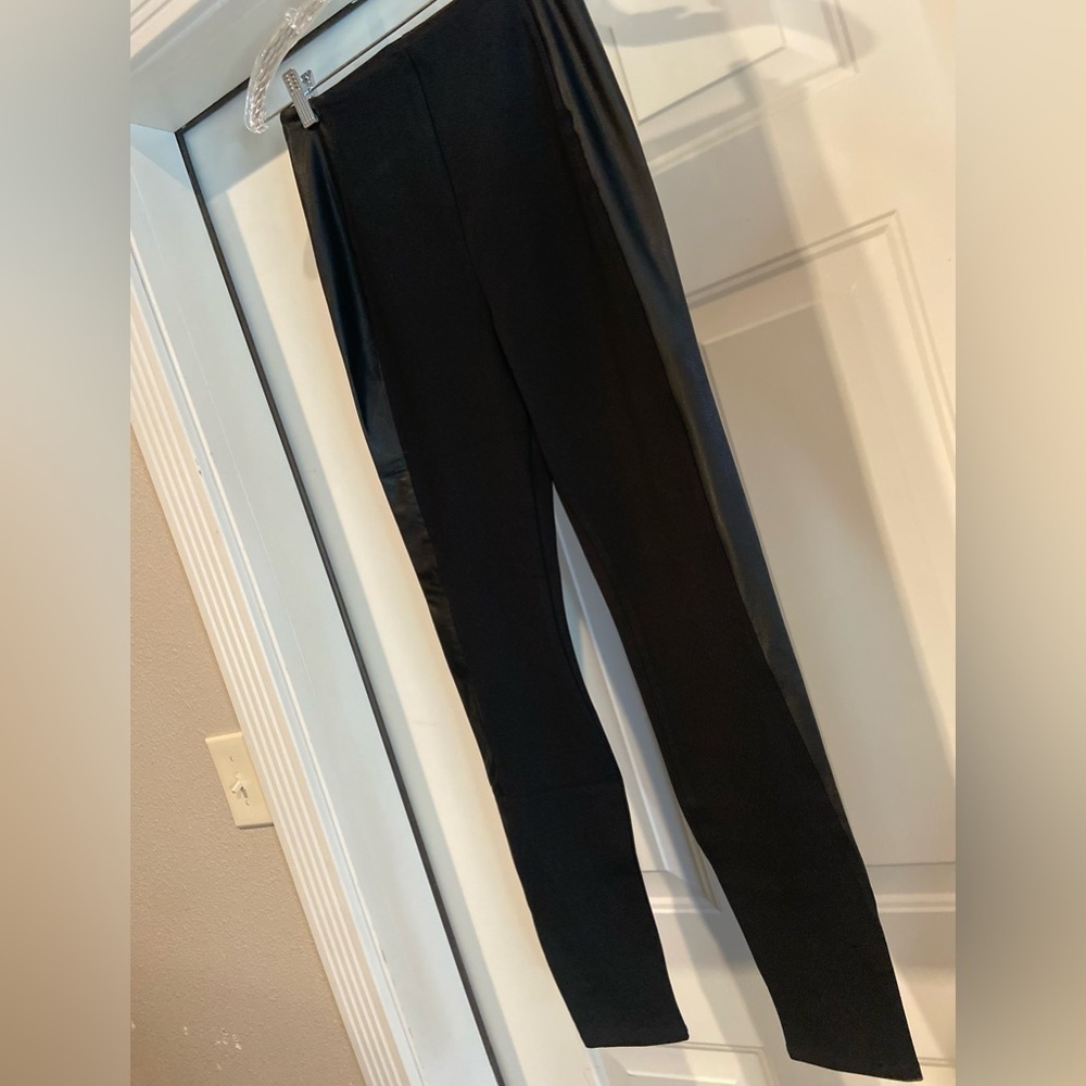 Lysse New York~NWT~Flattering~Tight Double Knit~Faux Leather~Leggings~Size S & M